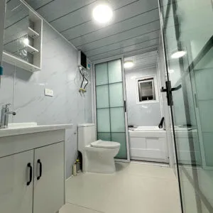 Separate wet and dry washroom